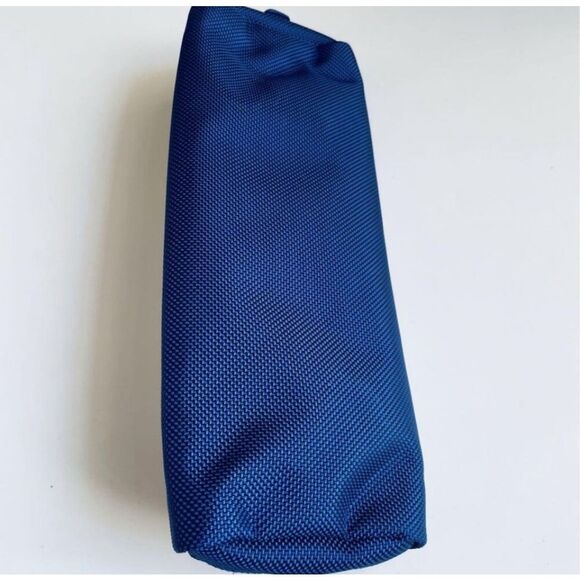 TUMI Travel Case - Picture 2 of 5